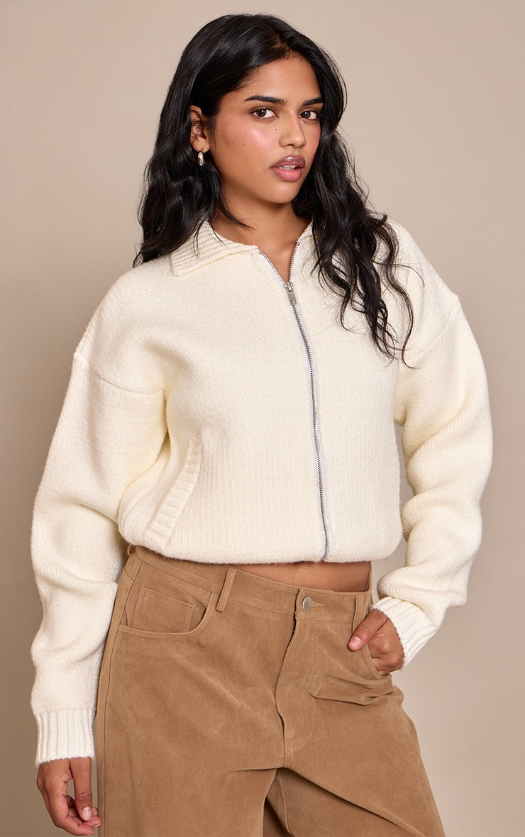 https://cdn-img.prettylittlething.com/5/4/f/e/54febbdb2db5f817e45241a2098a78b6dce422c3_CNP1412_1_petite_cream_knitted_zip_up_bomber_jacket.jpg