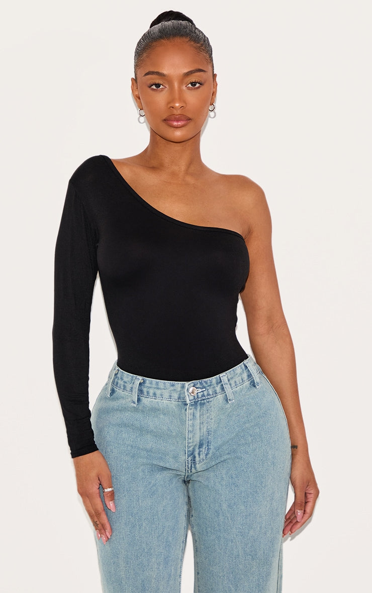 https://cdn-img.prettylittlething.com/a/f/4/5/af45b23a36d6b2ba68dd6726f576d3a648ea32b5_CME0529_1_shape_black_jersey_one_shoulder_bodysuit.jpg