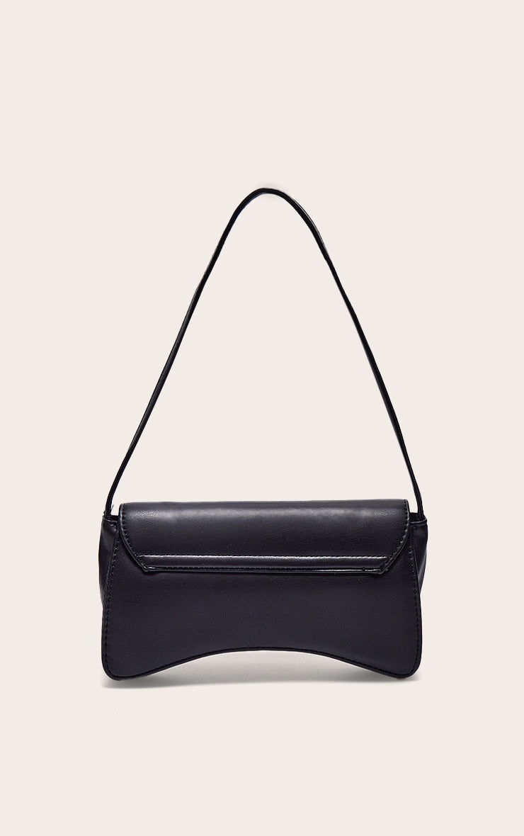 https://cdn-img.prettylittlething.com/b/1/b/a/b1bac0baa4bbd442f7287109136790f233847477_CMO4899_3_black_pu_flap_over_baguette_shoulder_bag.jpg