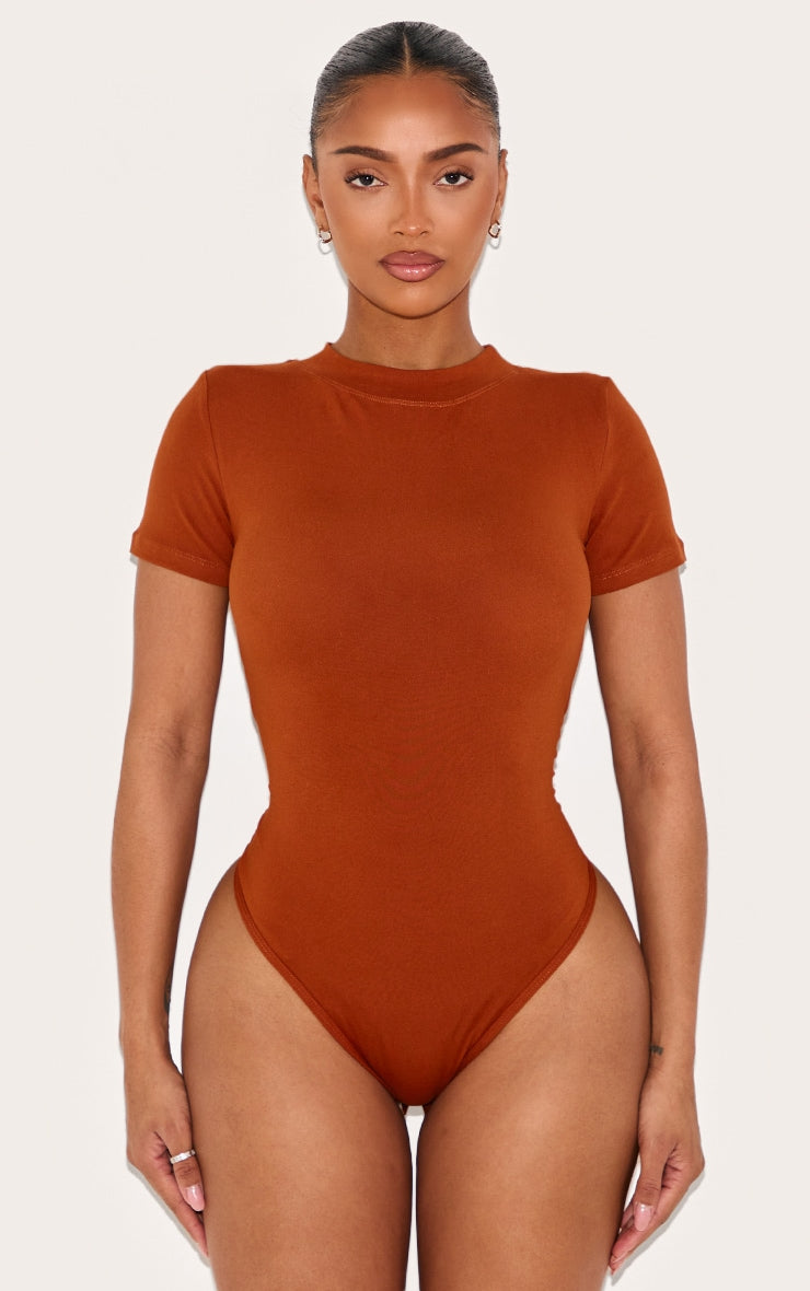 https://cdn-img.prettylittlething.com/b/f/3/2/bf32142e8b2ffab5365b0b425e3ac64eb34c2815_CNL9492_2_shape_rust_sculpted_short_sleeve_bodysuit.jpg