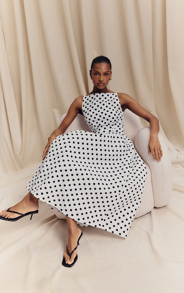 https://cdn-img.prettylittlething.com/d/b/8/7/db872d867de3486cb6f963f188fa1a9f583e4411_CNL8368_4_monochrome_polka_dot_printed_dropped_waist_midaxi_dress.jpg