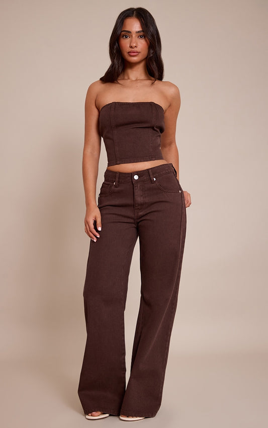 https://cdn-img.prettylittlething.com/e/f/2/2/ef22d70e80fd870f34b7443f2d5245a8158d03b6_CNO2276_1_petite_chocolate_wide_leg_side_seam_detail_jeans.jpg